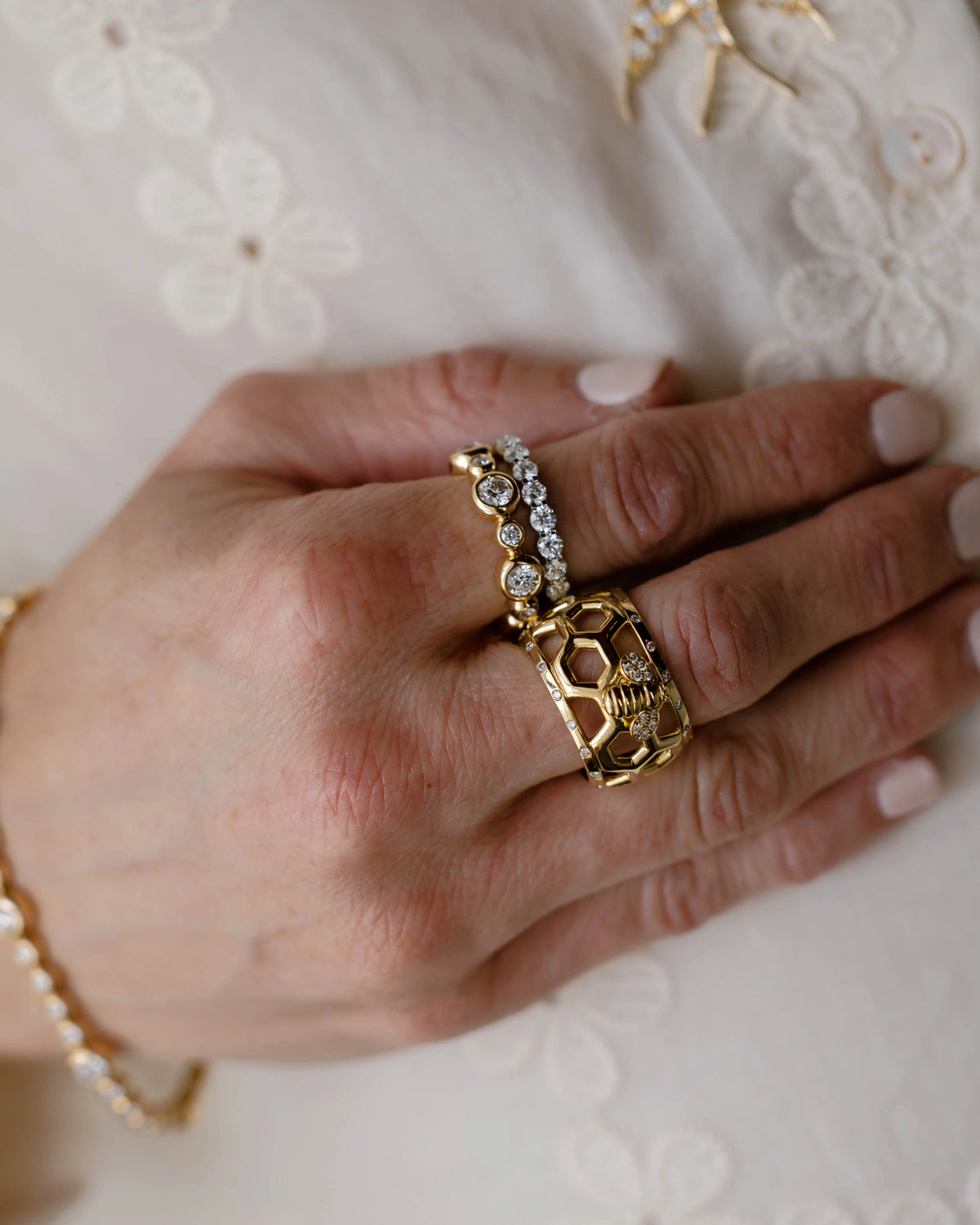 18ky Gold & Diamond Bezel Set Moonlight Eternity Band