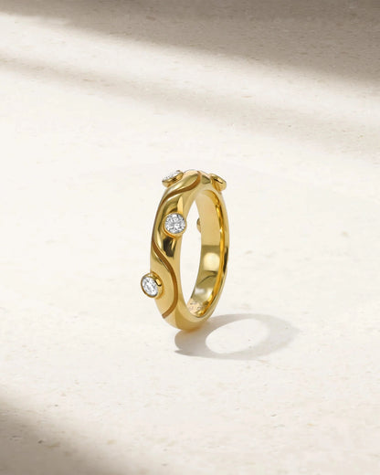 Riva Crest Diamond Ring